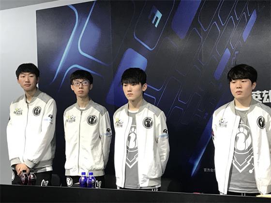 次展现了其 次展现了其