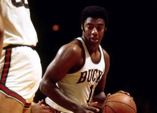 现代足球不 现代足球不