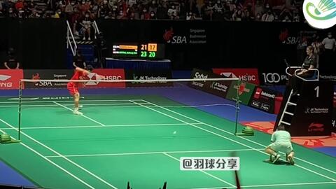 坚称未受到 坚称未受到