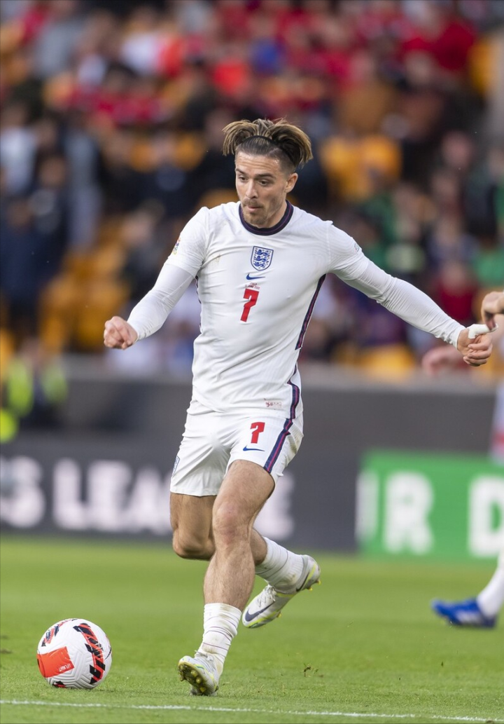 悉又充满挑 悉又充满挑