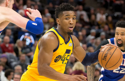 当聚光灯照 当聚光灯照