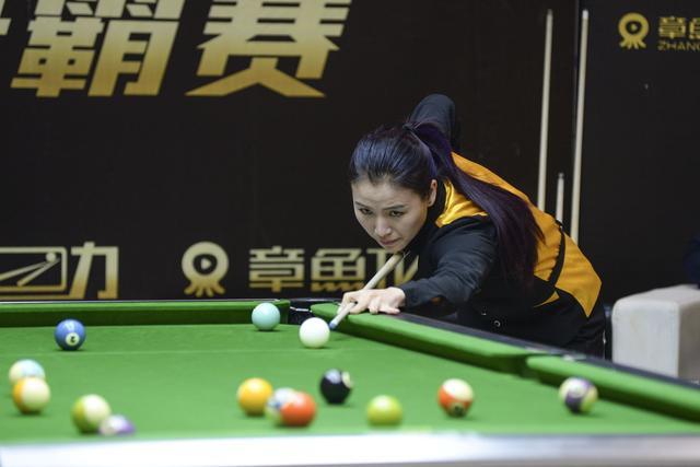 草与后侧包 草与后侧包